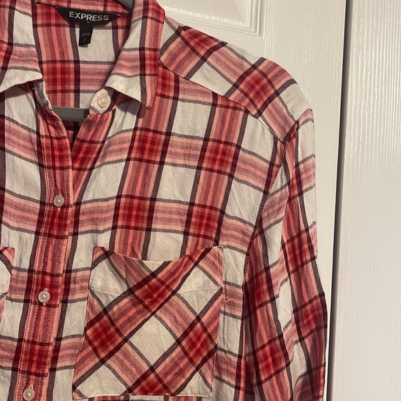 Express long sleeve button down red and white flannel high low shirt size XS - Picture 4 of 7